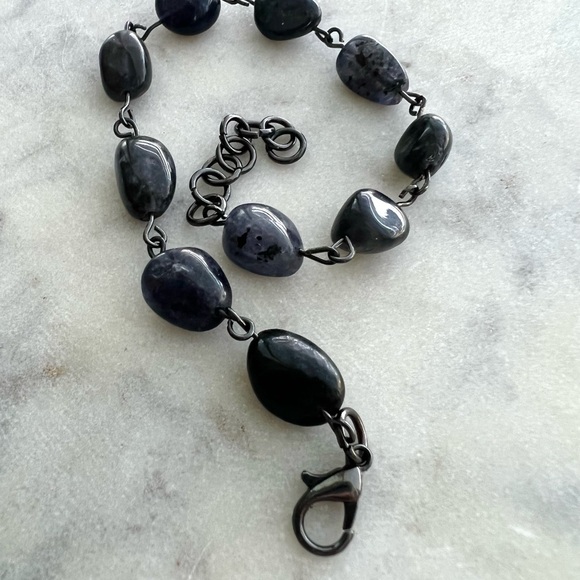 Handmade Tanzanite Gunmetal Crystal Bracelet - Picture 4 of 6